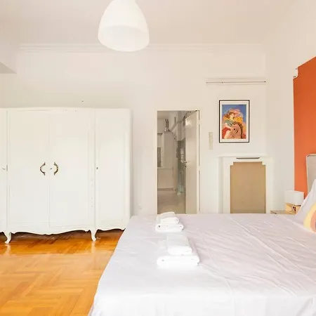 Truehome Athenian Friends And Family Comfort
