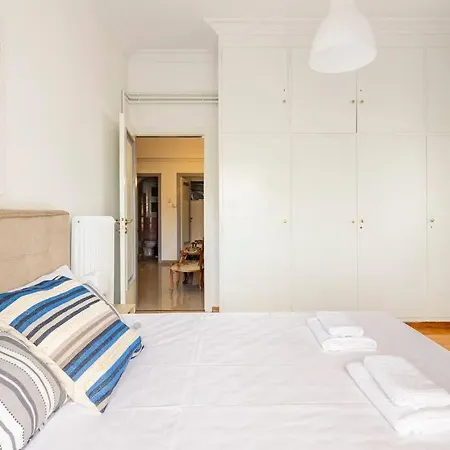 Truehome Athenian Friends And Family Comfort *