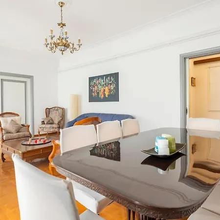 Truehome Athenian Friends And Family Comfort *