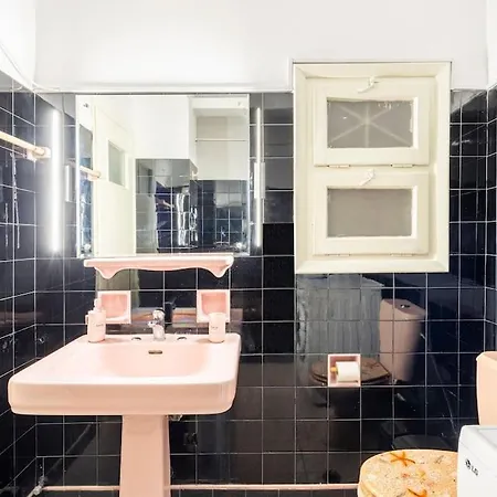 Apartment Truehome Athenian Friends And Family Comfort *