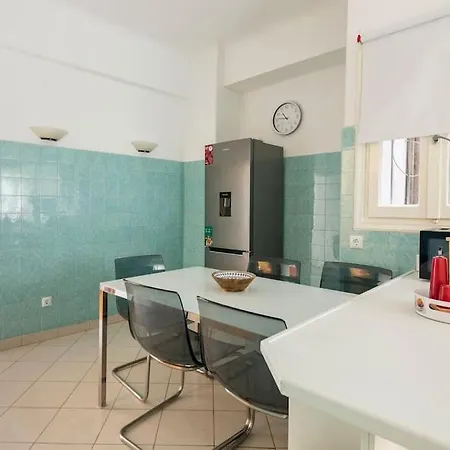 Truehome Athenian Friends And Family Comfort * Athens