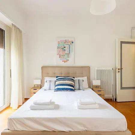 Truehome Athenian Friends And Family Comfort *