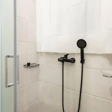 Apartment Truehome Athenian Friends And Family Comfort