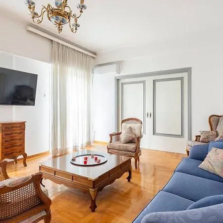 Truehome Athenian Friends And Family Comfort *