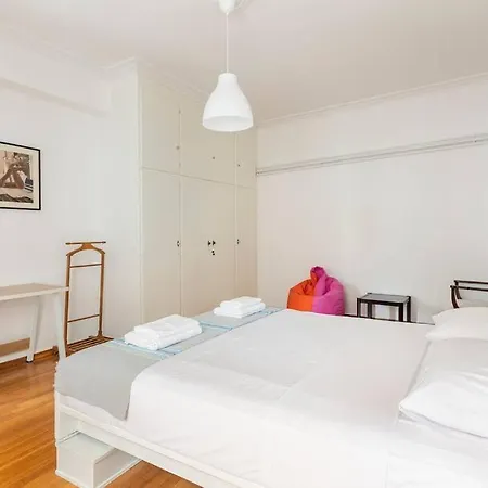 Apartment Truehome Athenian Friends And Family Comfort *