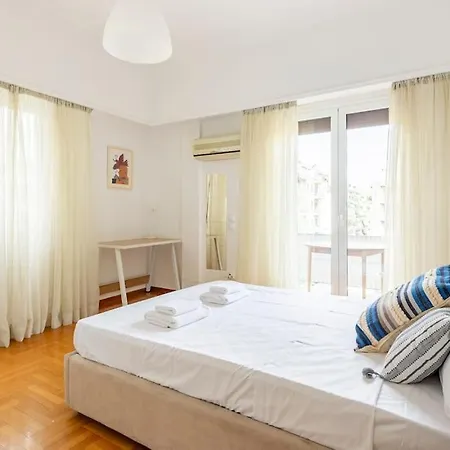 Truehome Athenian Friends And Family Comfort